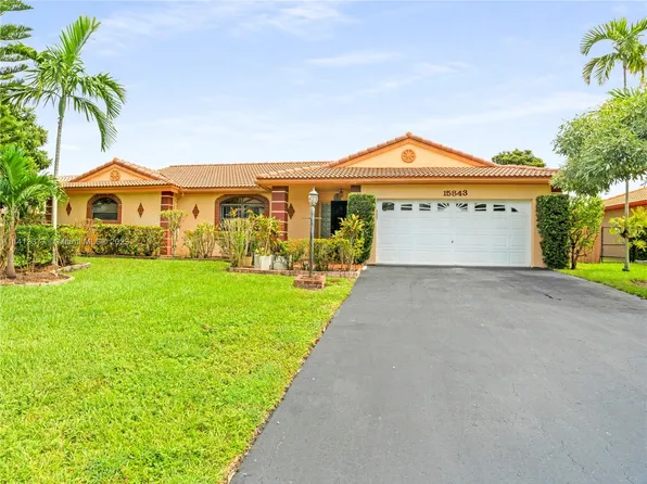 15843 Stonetower St, Davie, FL 33331