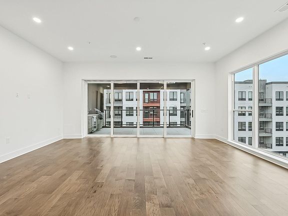 3rd image of 270 Dickenson St #402