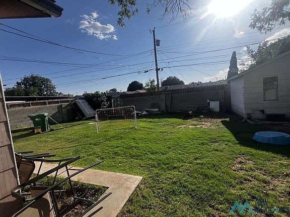 3rd image of 1507 N Breckon Dr