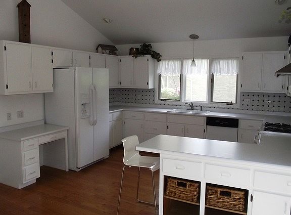 3rd image of 1409 Eagle Vista Dr