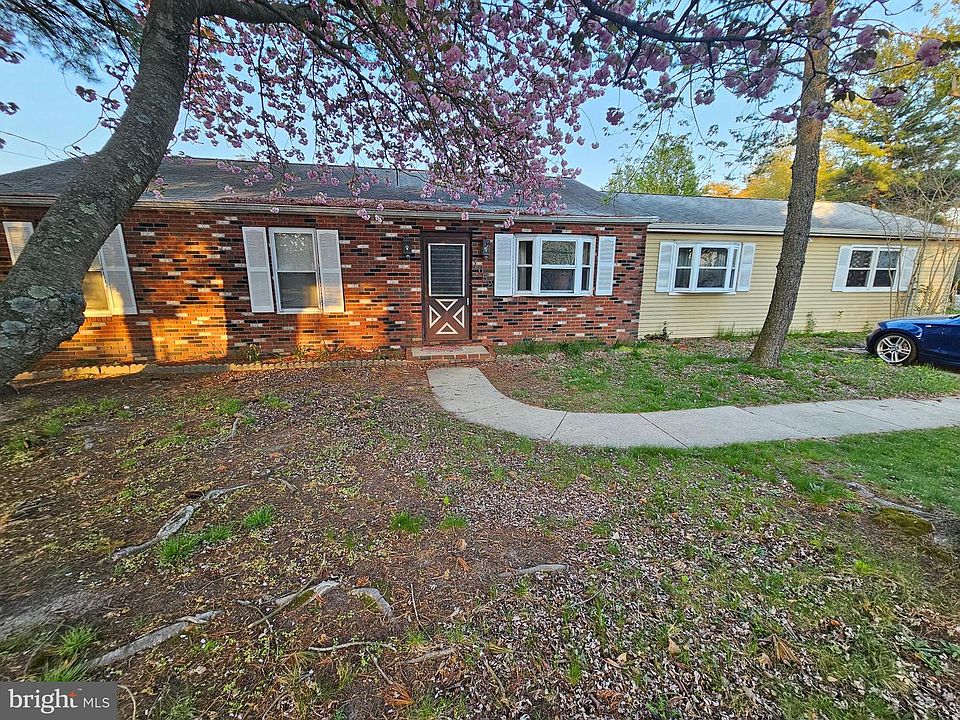 1st image of 1652 New Brooklyn Rd