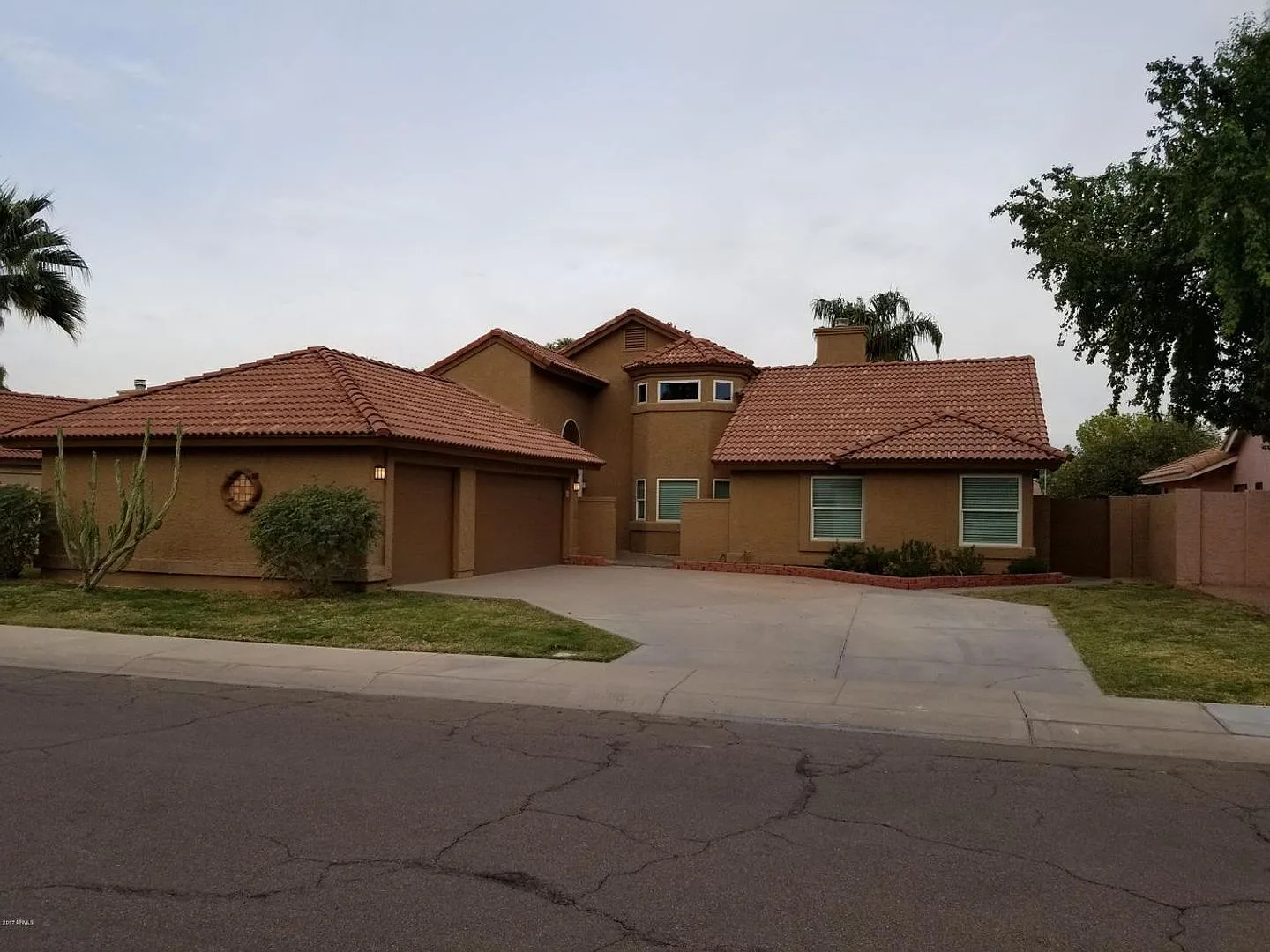 Coming Soon In The Springs On The Lake In Chandler - Unfurnished Short Term Lease — Photo 1