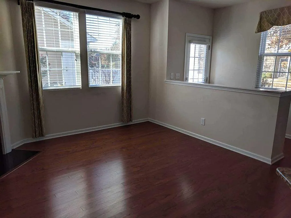 Building Photo - 10004 Juniper Trace Dr