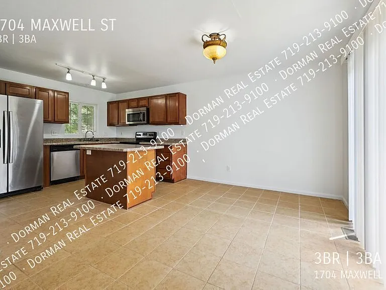 1704 Maxwell St — Photo 6