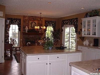 3rd image of 26550 Primrose Ln