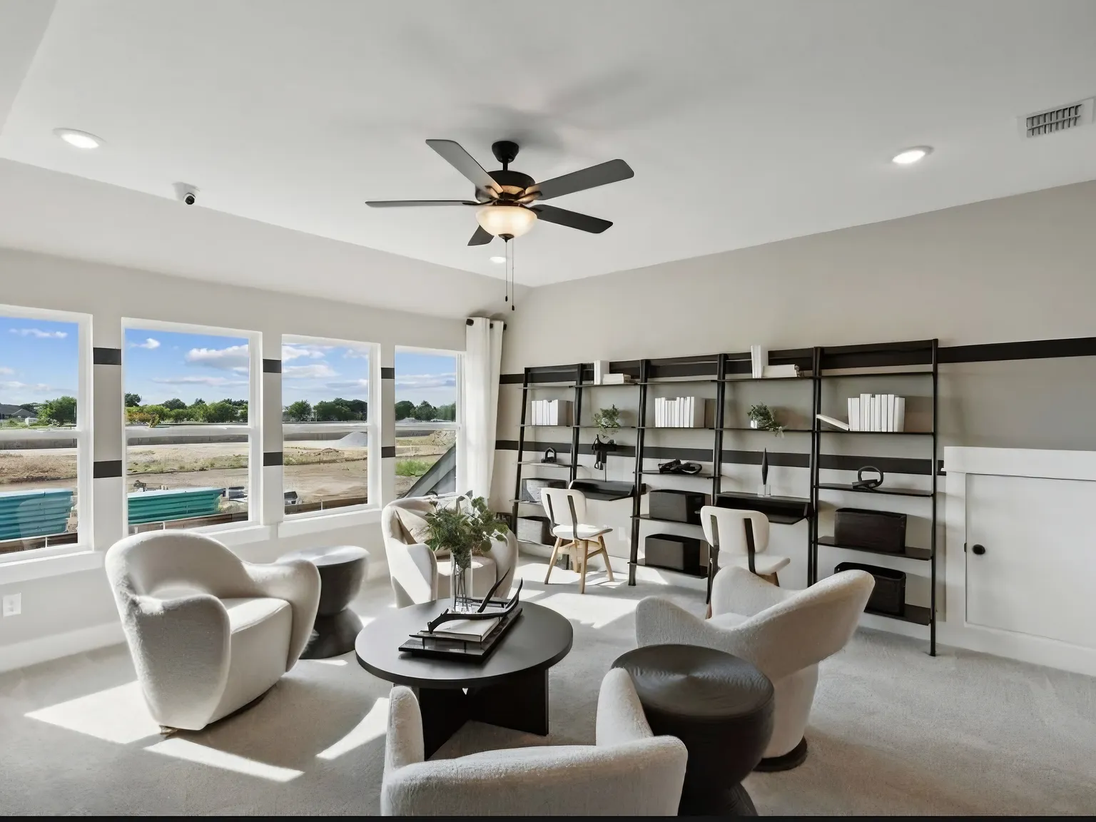 4 bed, 3884 sqft, $4,000 — Photo 3