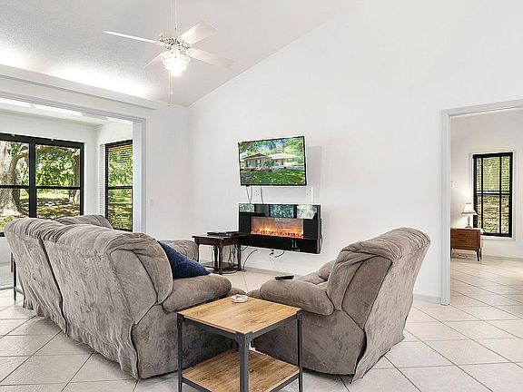 2nd image of 3069 W Bermuda Dunes Dr