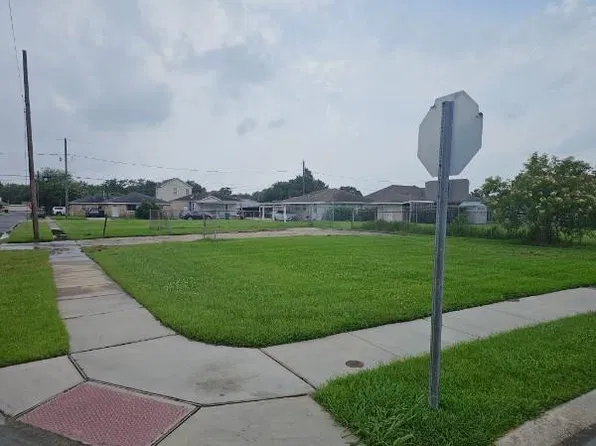 2400 Victor St, Chalmette, LA 70043
