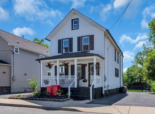 43 Oak St, Keyport, NJ 07735
