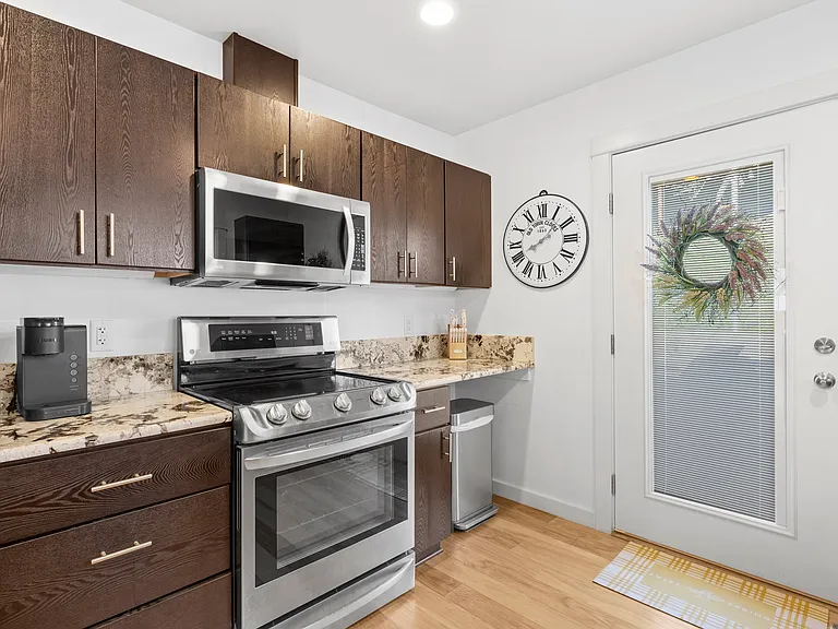 740 Sterling St — Photo 16