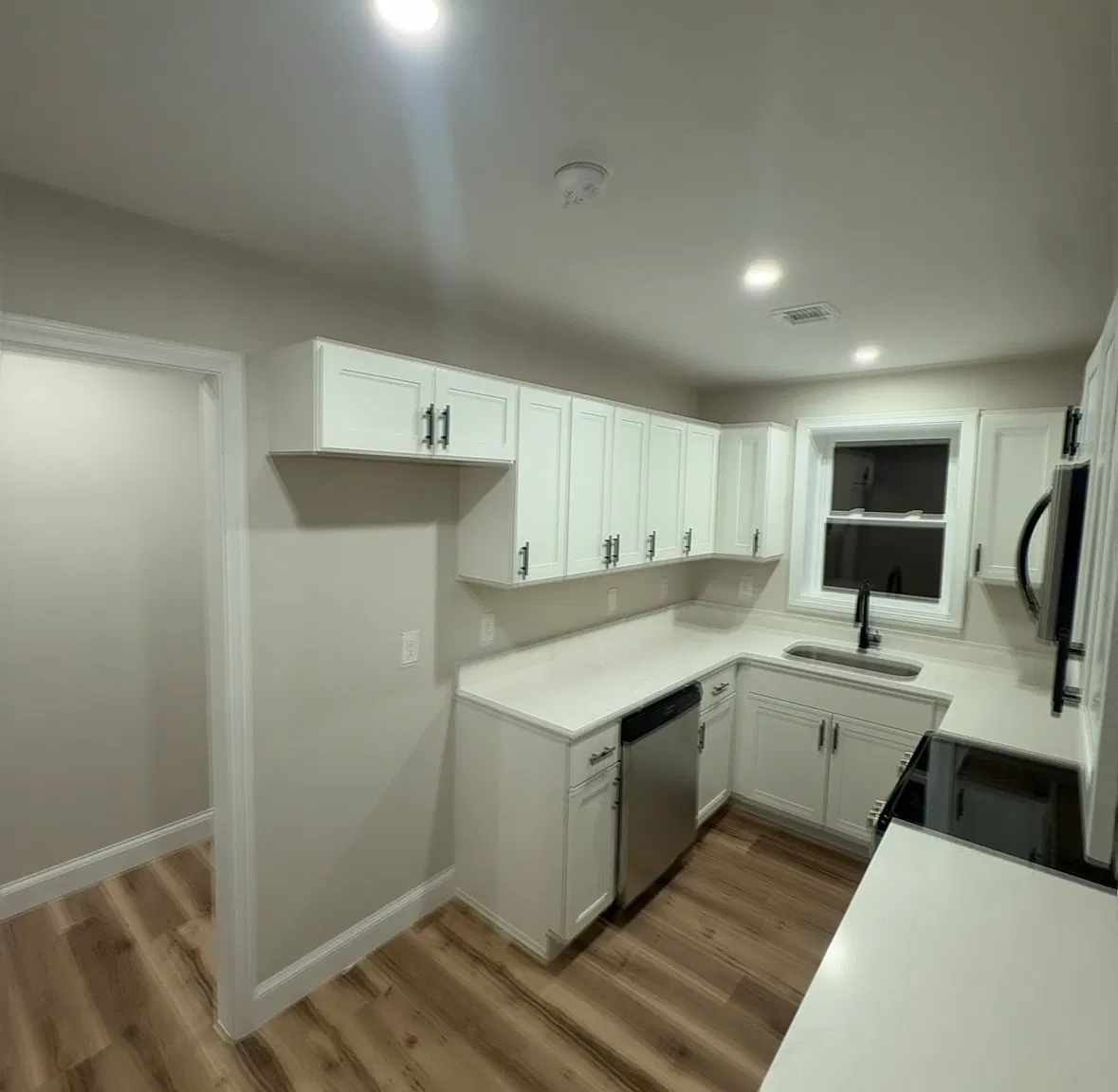 4 bed, 2214 sqft, $3,000 — Photo 4