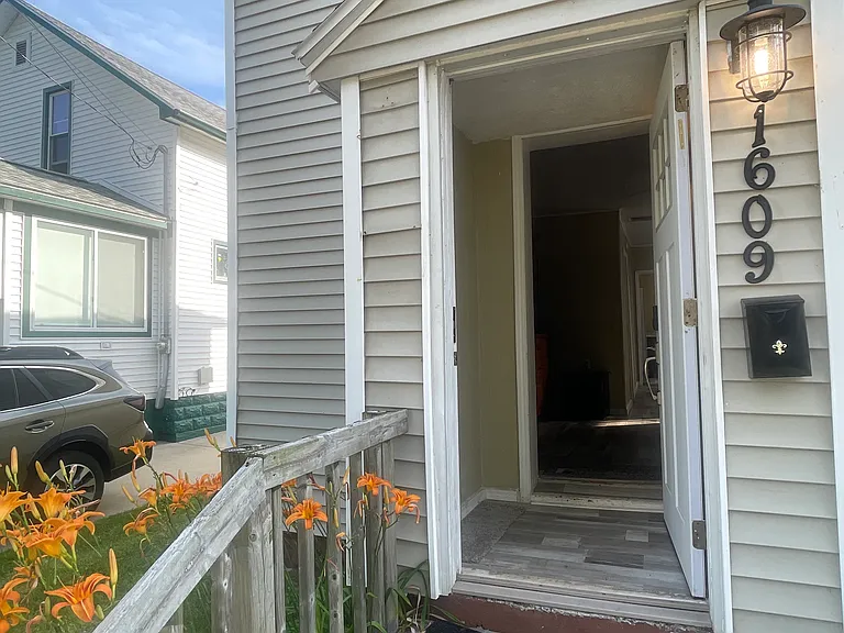 1609 McGraft St — Photo 12