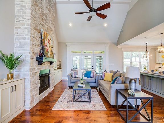 4th image of 1144 Lake Manor Dr