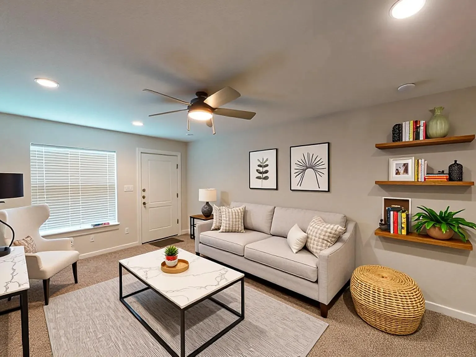 Midtown Apartments — Photo 3