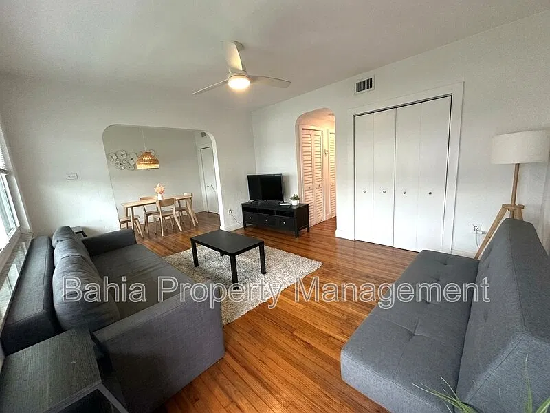 7207 Bay Dr — Photo 4