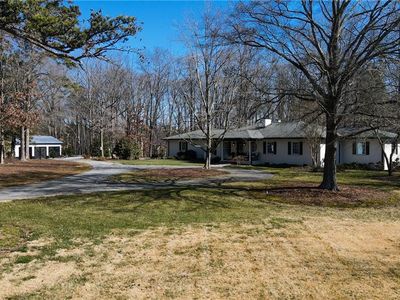1815 Guilford College Rd, Jamestown, NC, 27282