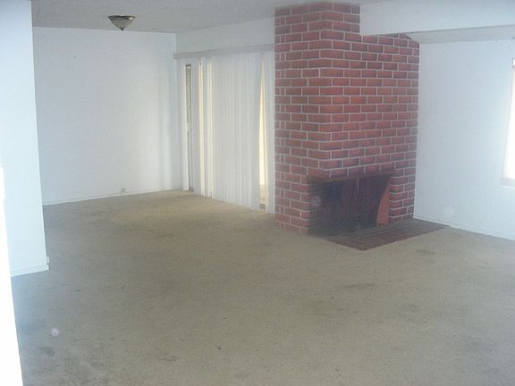 Living/Formal Dining Room