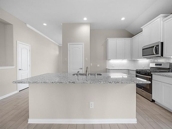 2nd image of 13210 Anchor Isle Ct
