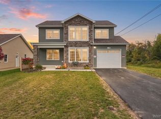 5951 Miller Rd, Niagara Falls, NY 14304
