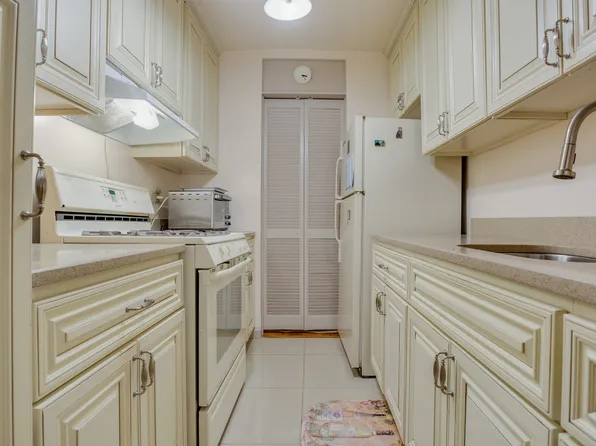 65-15 Alderton Street image 7 of 14