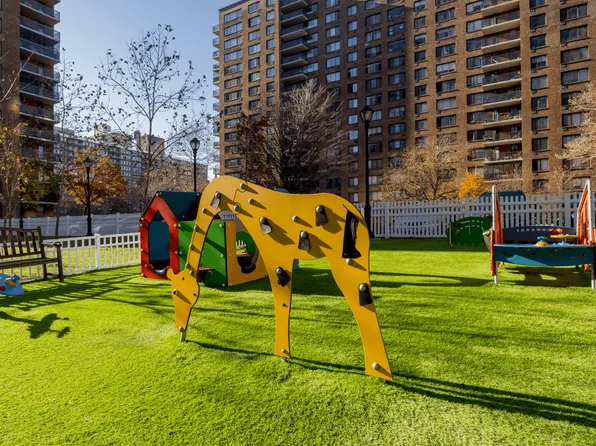 792 Columbus Avenue image 4 of 4