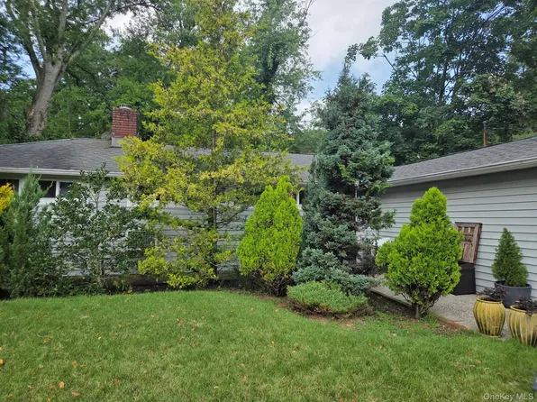 15 Park Avenue, Greenvale, NY 11548