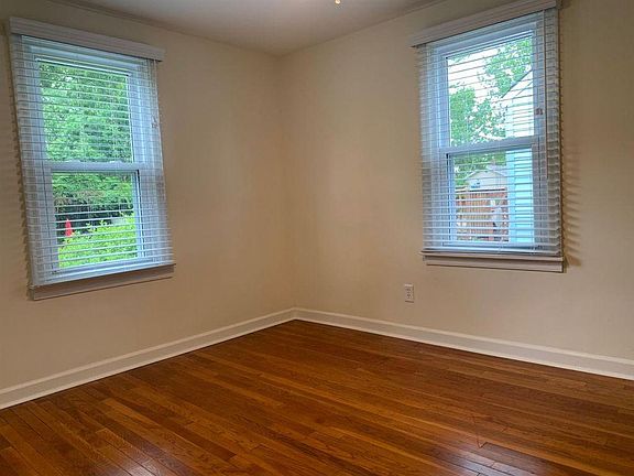 5th image of 8999 Cherry St