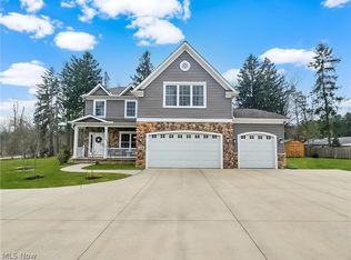 2496 Dodd Rd, Willoughby Hills, OH 44094