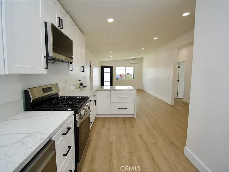 820 Iris Ave — Photo 5