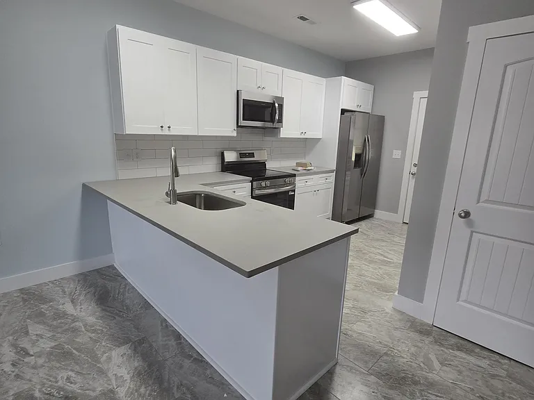 913 Cloud Springs Rd — Photo 1