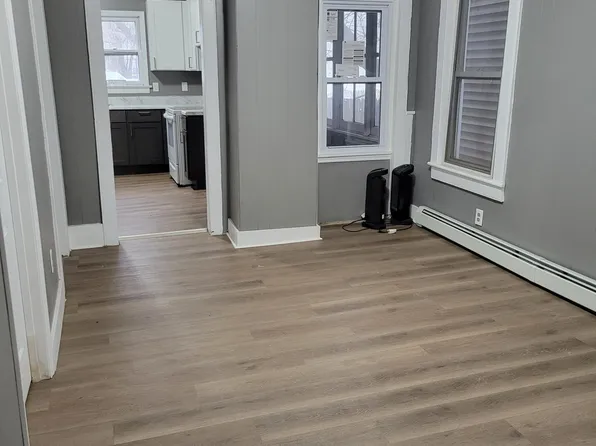 194 Winnikee Ave, Poughkeepsie, NY 12601