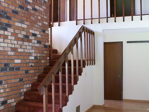 3rd image of 4410 Yorkshire Dr SE