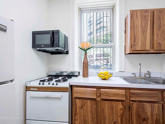 5th image of 28 E 94th St #1
