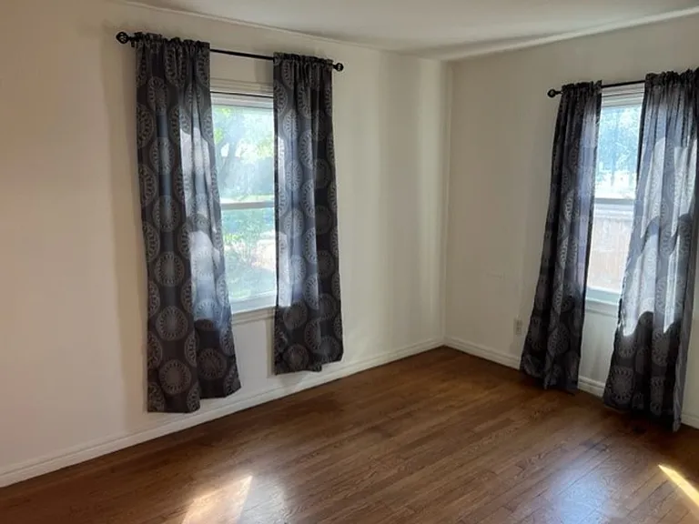 1122 N Flood Ave — Photo 7