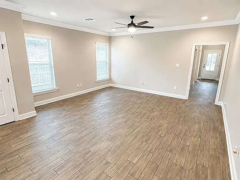 217 Norwell Ln — Photo 3