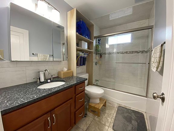 4th image of 8 Robbins Rd #2