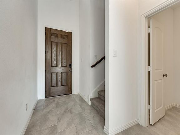 4th image of 2305 Molly Ln