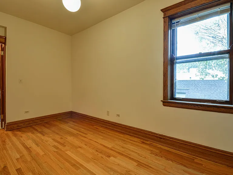 3920 N Janssen Ave #3 — Photo 8