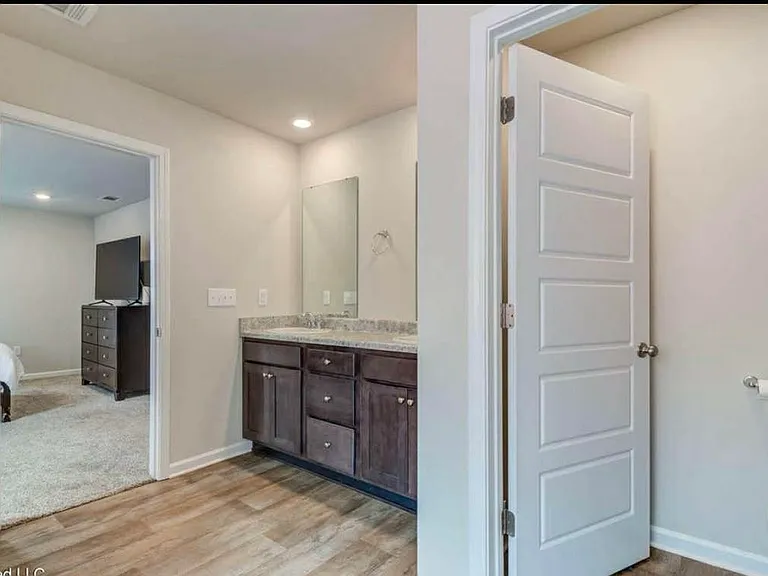 2509 Esplanade St — Photo 8