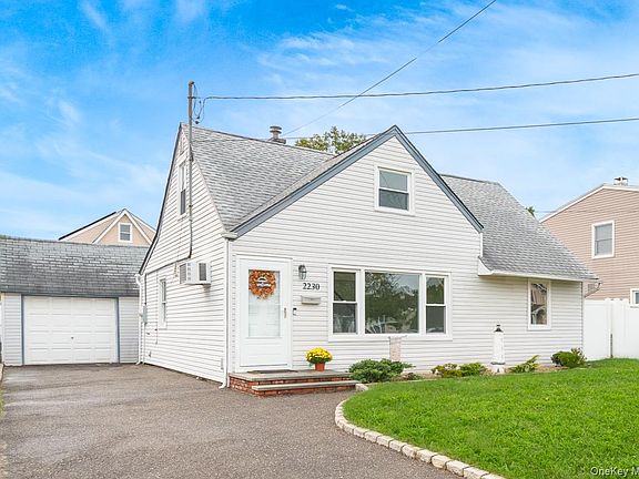 2nd image of 2230 Beech Street