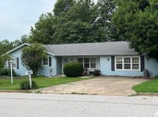 412 Natchez Trace St, Harrison, AR 72601