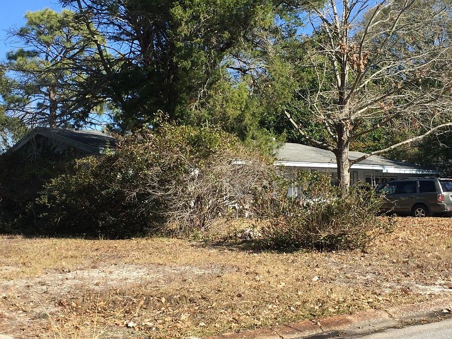 2nd image of 317 Oakland Cir