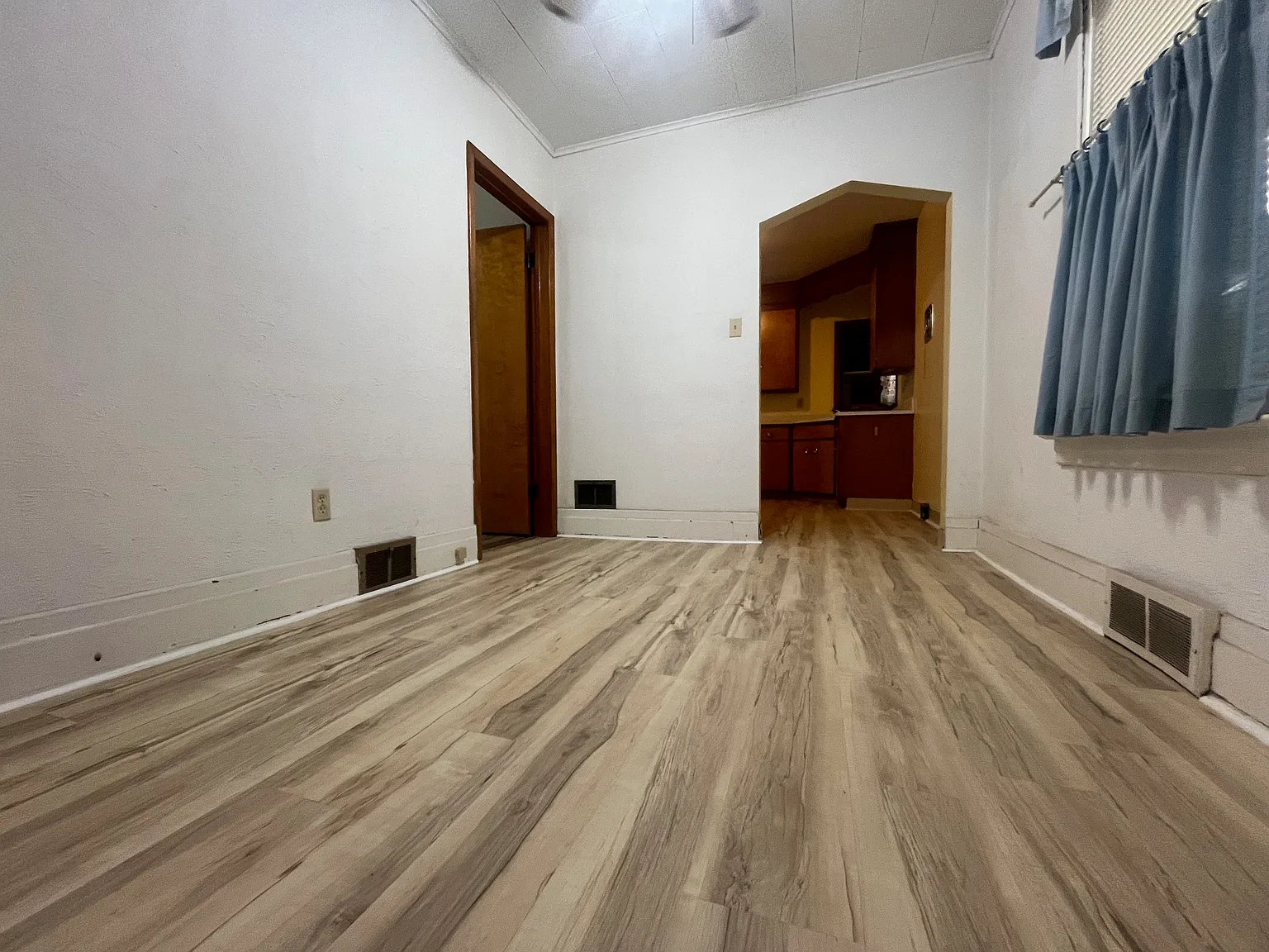 2 bed, 1100 sqft, $1,250 — Photo 2