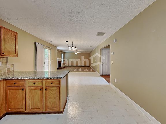 3rd image of 253 Woodcreek Way