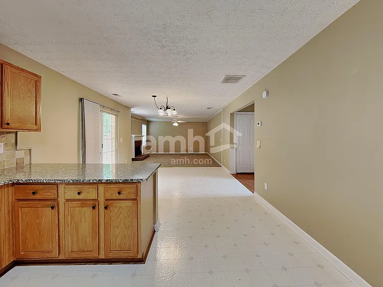 253 Woodcreek Way — Photo 3