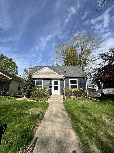 2644 Vernon Ave S Photo 1