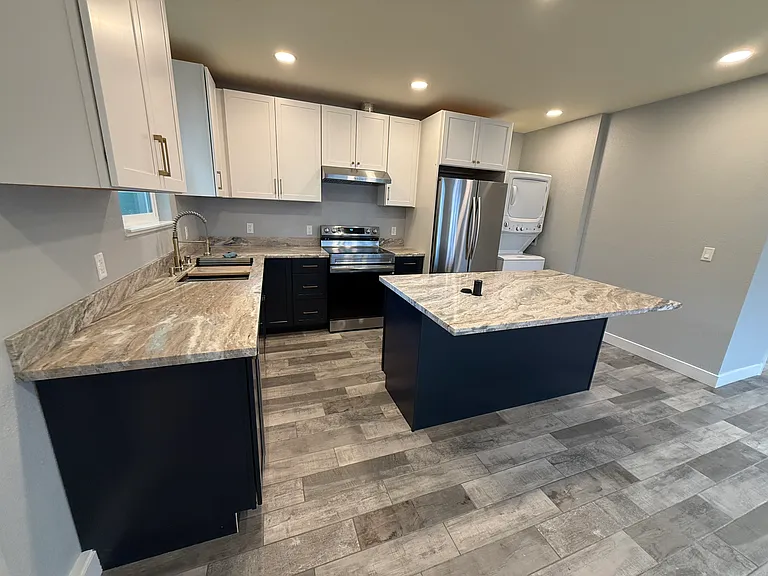 737 Walnut St — Photo 9