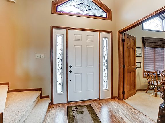 3rd image of 317 Eagle Ct