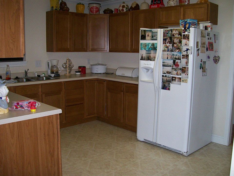 2nd image of 208 Hermitage Blvd