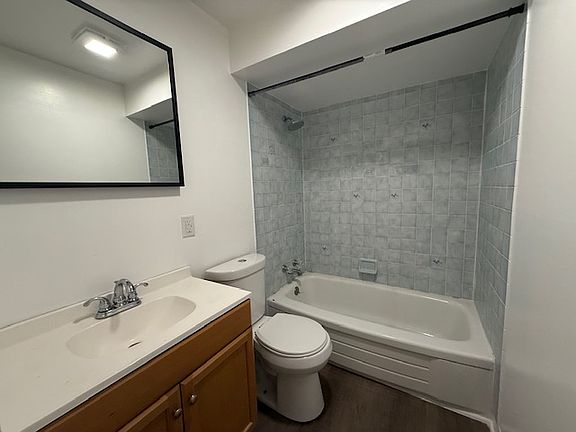 3rd image of 13765 Heatherwood Dr